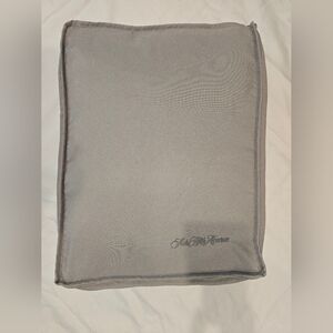 United Airlines Saks Fifth Avenue Gray Polaris Blanket With Pillow/ Bedding Bag